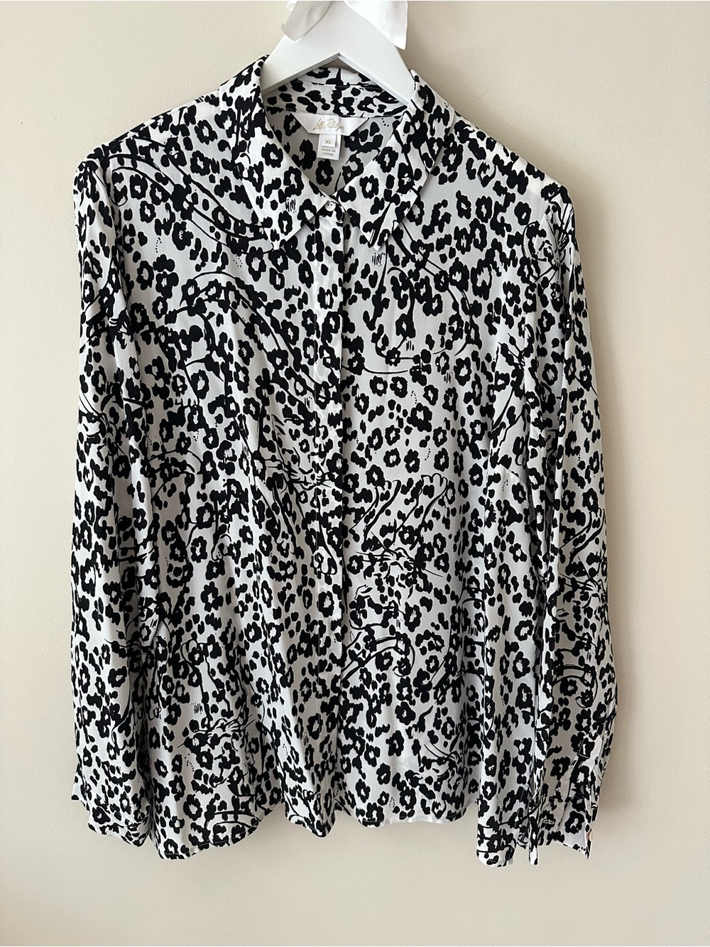 Lilly Pulitzer Black and White Leopard Print Button-Up - Picture 10 of 10